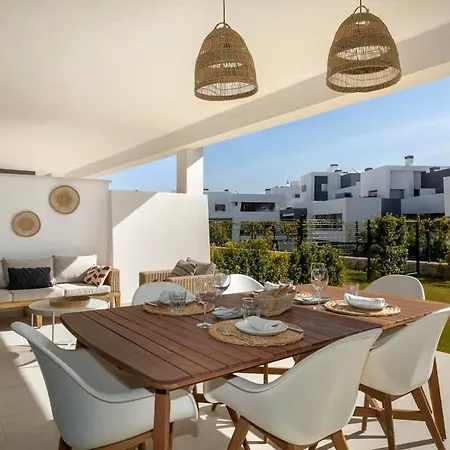 아파트 Modern With Private Garden