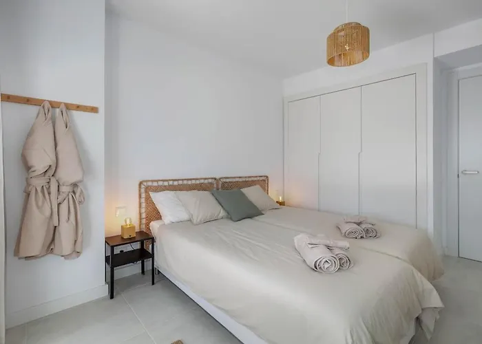 아파트 Modern With Private Garden