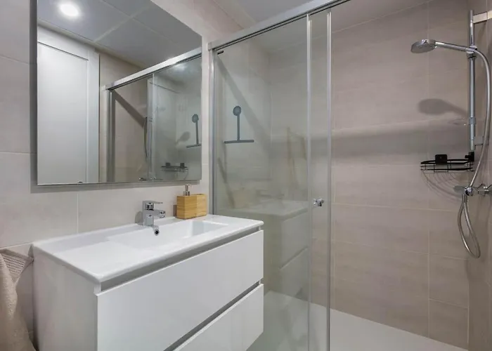 Modern With Private Garden 아파트 *