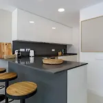 Modern With Private Garden Apartmán *