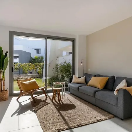Modern With Private Garden Эстепона
