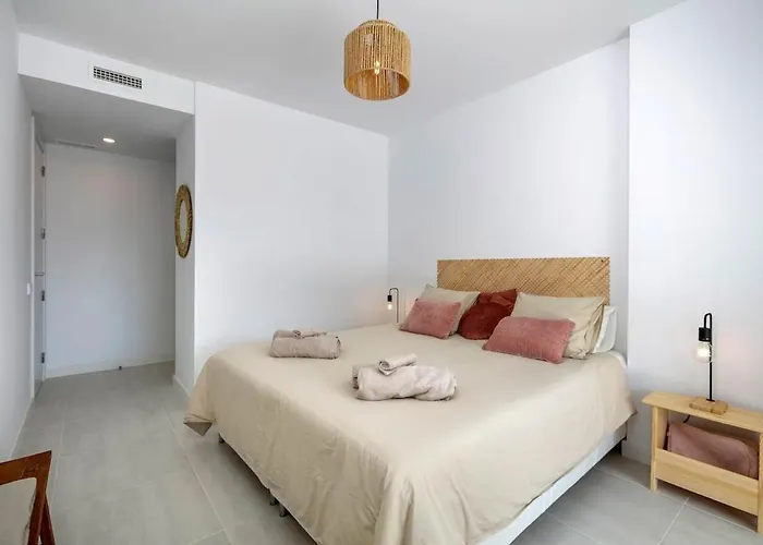 Apartment Modern With Private Garden